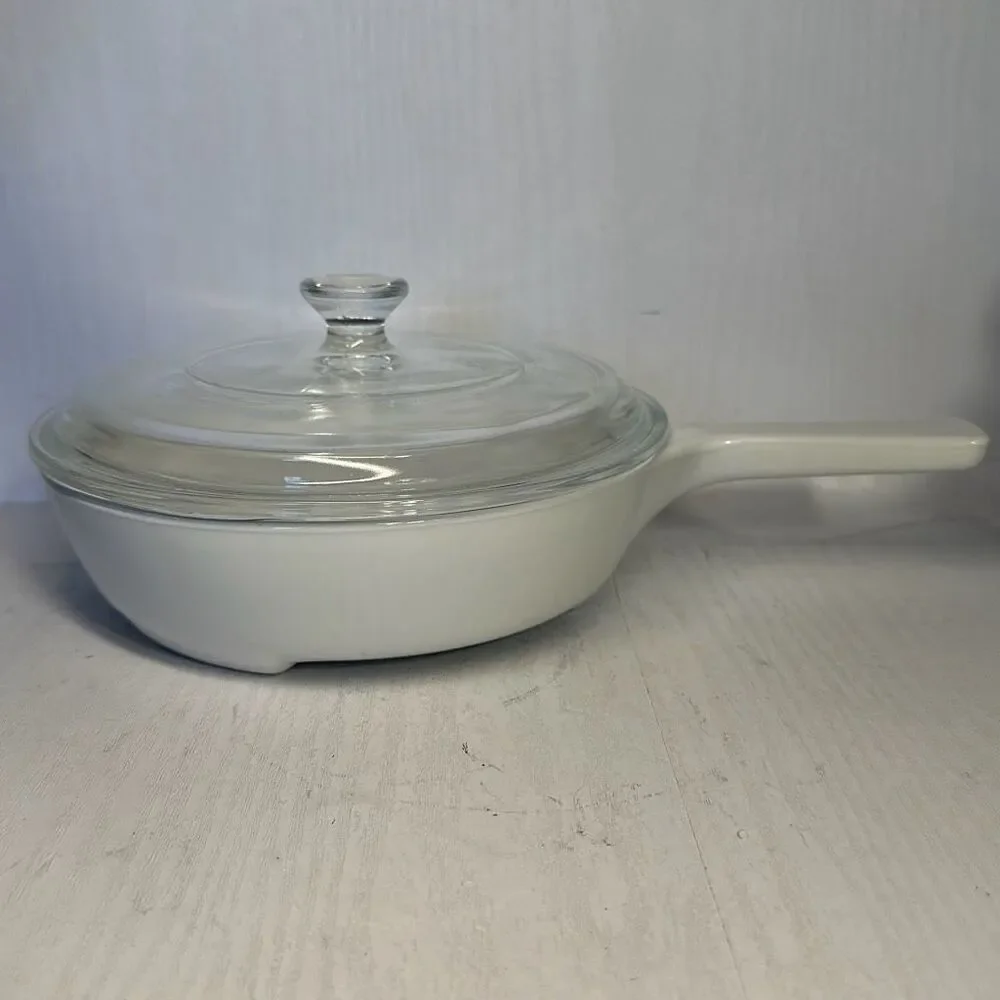 Vintage Corning Ware Plain White MW-83-B Browning Dish Pan with Lid P83C Footed